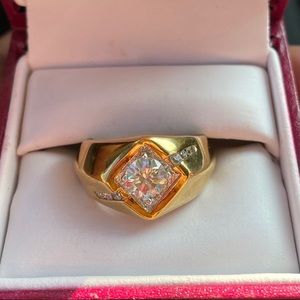Men’s Diamond Gold ring